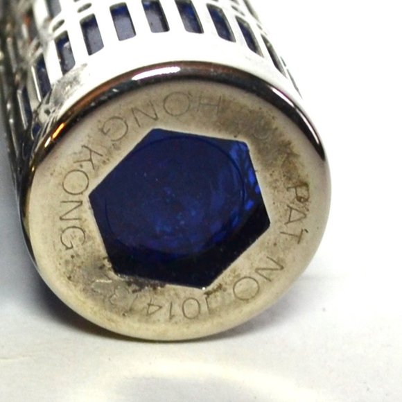 Vintage Salt And Pepper Shakers Metal Outer Blue Cobalt Glass Inner Table Decor - Picture 5 of 5